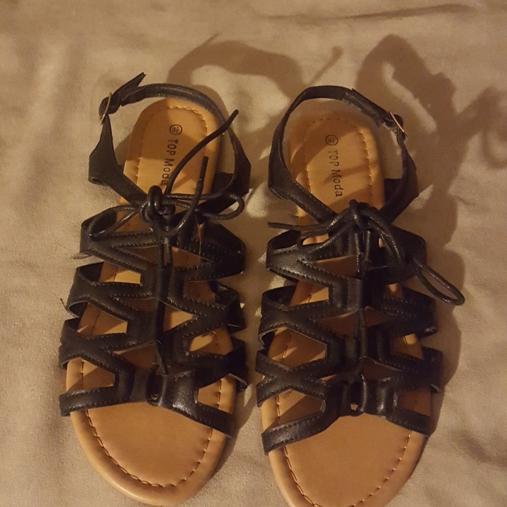 Sandles